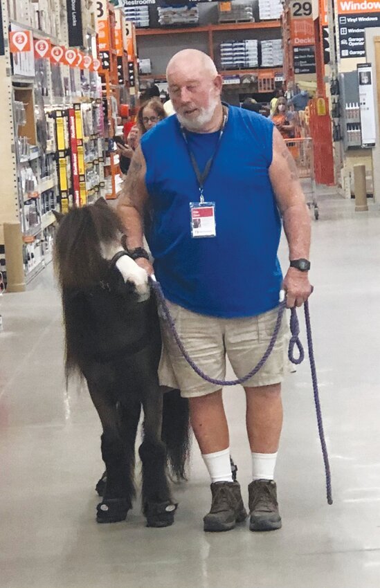 Pet Partners hosts world’s largest pet walk in St. Johns